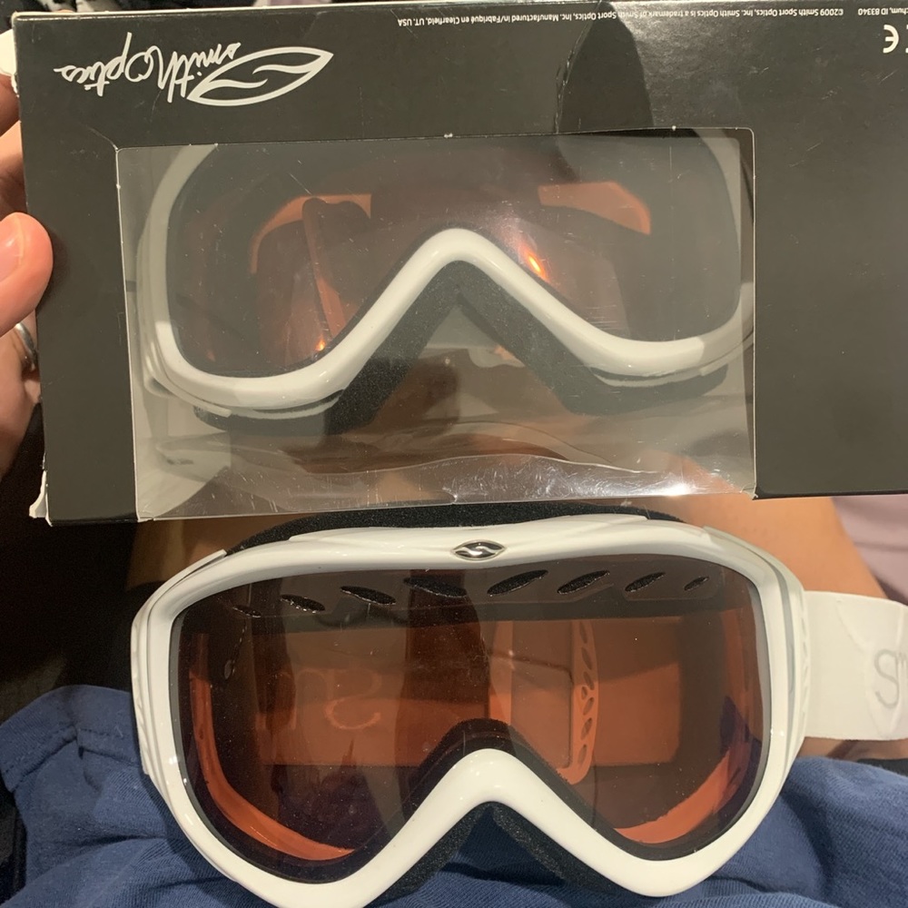 snowboarding/skiing googles